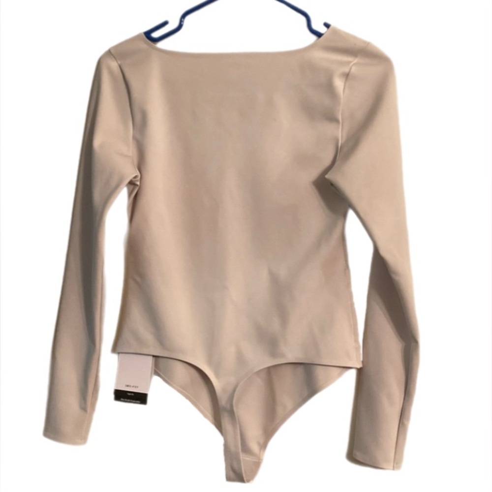 Nike Form Fitted Long-Sleeve Bodysuit New With Tags Size M - Picture 5 of 10